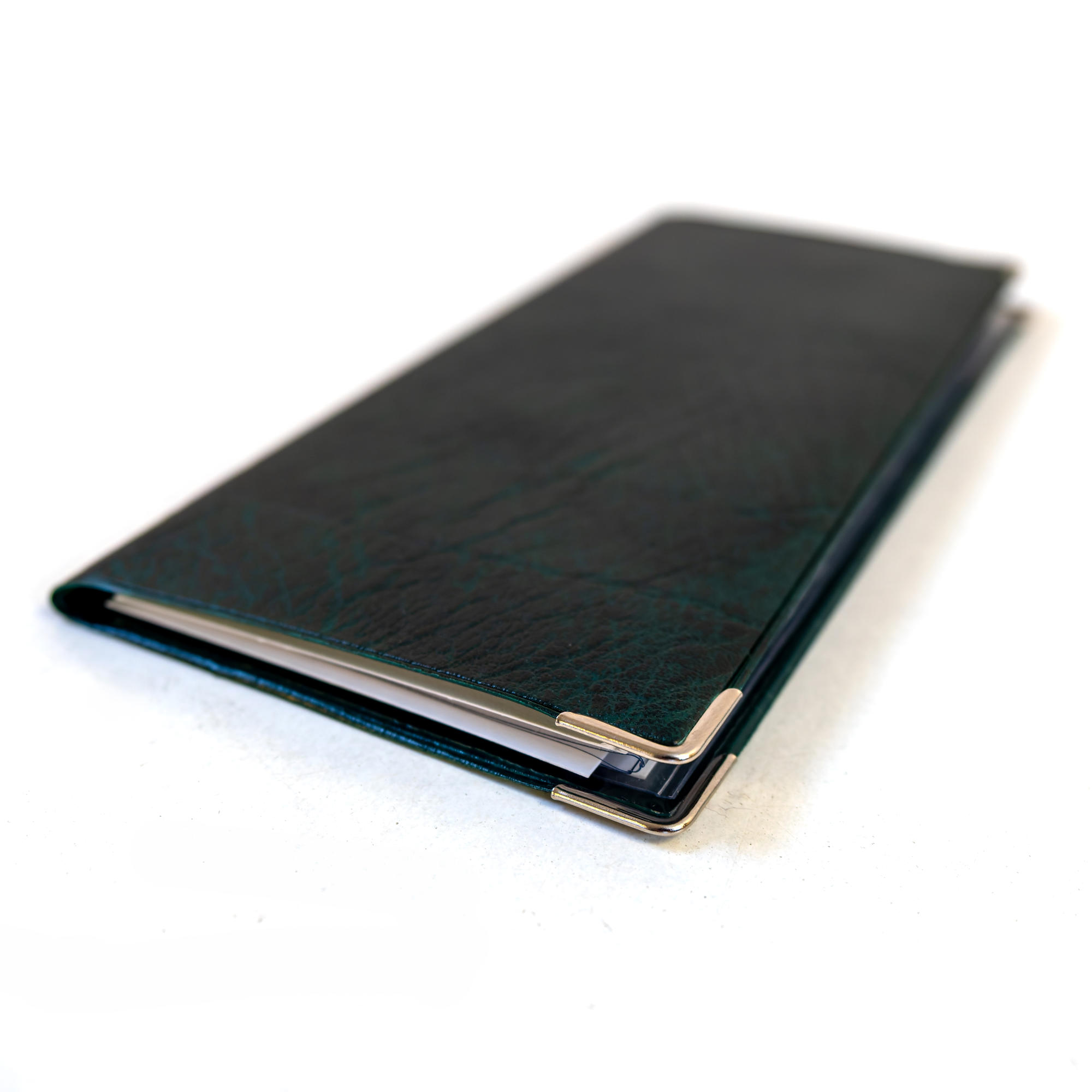 Wallet closed angle2