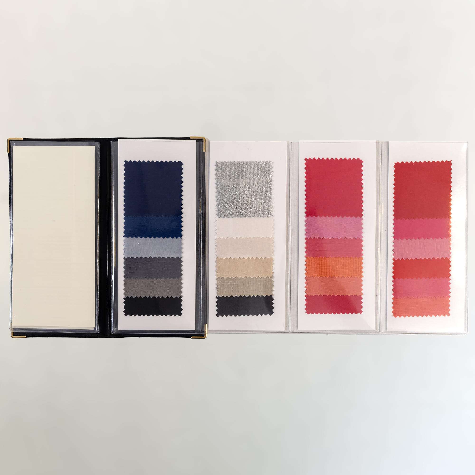Clear Spring Extended Seasonal Wallet second palette with wallet